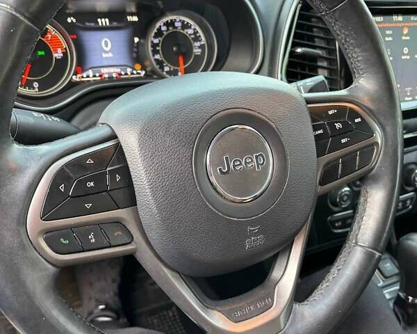 Джип Cherokee 2019 у Полтаві на Automoto.ua Зелений Джип Cherokee, об'ємом двигуна 3.24 л та пробігом 128 тис. км за 17500 $, фото 20 на Automoto.ua