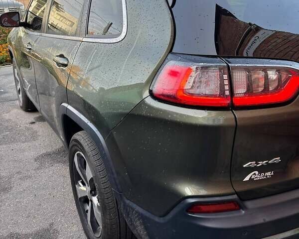 Джип Cherokee 2019 у Полтаві на Automoto.ua Зелений Джип Cherokee, об'ємом двигуна 3.24 л та пробігом 128 тис. км за 17500 $, фото 3 на Automoto.ua