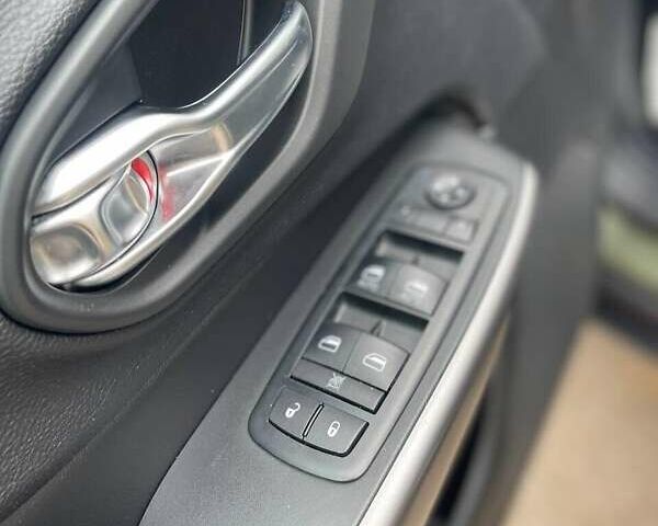 Зеленый Джип Чероки, объемом двигателя 2.36 л и пробегом 81 тыс. км за 13950 $, фото 9 на Automoto.ua