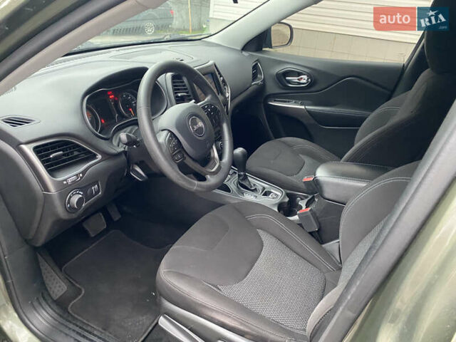 Зелений Джип Cherokee, об'ємом двигуна 2.4 л та пробігом 132 тис. км за 15200 $, фото 5 на Automoto.ua