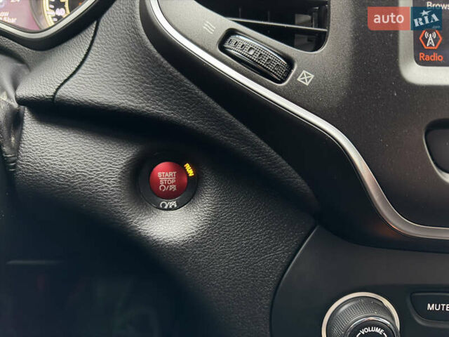 Зелений Джип Cherokee, об'ємом двигуна 3.24 л та пробігом 124 тис. км за 19900 $, фото 29 на Automoto.ua