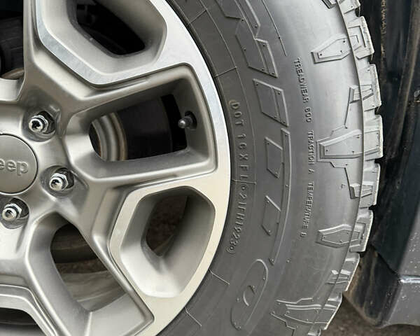 Зелений Джип Cherokee, об'ємом двигуна 3.24 л та пробігом 124 тис. км за 19900 $, фото 15 на Automoto.ua