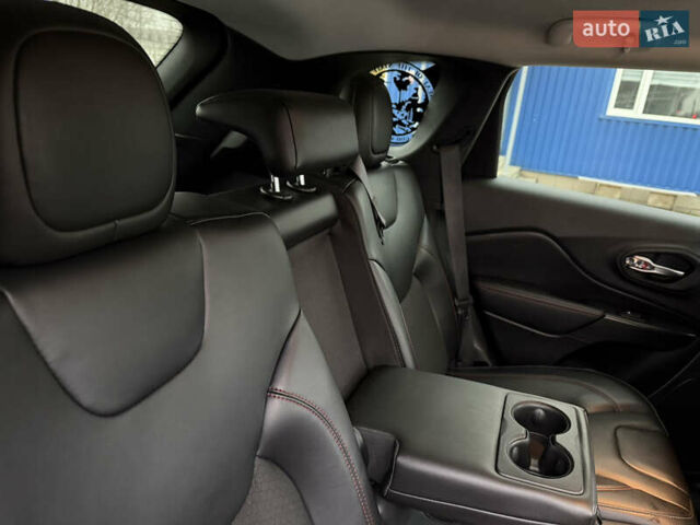 Зелений Джип Cherokee, об'ємом двигуна 3.24 л та пробігом 124 тис. км за 19900 $, фото 47 на Automoto.ua