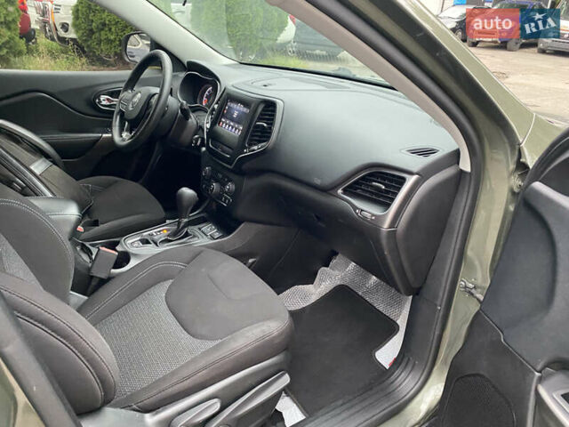 Зелений Джип Cherokee, об'ємом двигуна 2.4 л та пробігом 133 тис. км за 15000 $, фото 7 на Automoto.ua