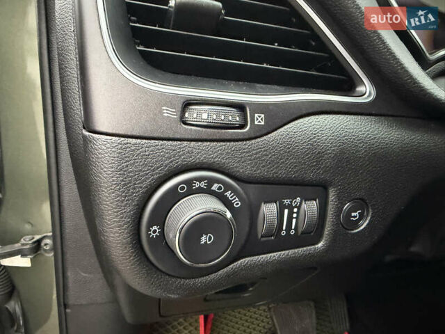 Зелений Джип Cherokee, об'ємом двигуна 3.24 л та пробігом 124 тис. км за 19900 $, фото 31 на Automoto.ua