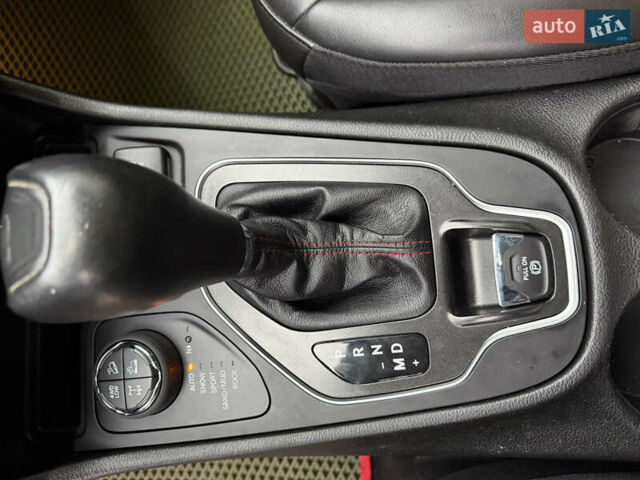 Зелений Джип Cherokee, об'ємом двигуна 3.24 л та пробігом 124 тис. км за 19900 $, фото 24 на Automoto.ua