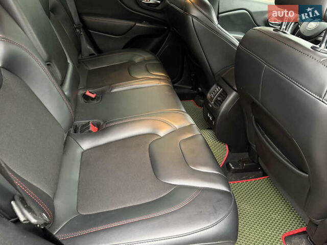 Зелений Джип Cherokee, об'ємом двигуна 3.24 л та пробігом 124 тис. км за 19900 $, фото 45 на Automoto.ua