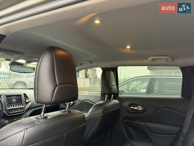 Зелений Джип Cherokee, об'ємом двигуна 3.24 л та пробігом 124 тис. км за 19900 $, фото 40 на Automoto.ua