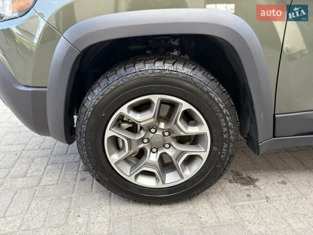 Зелений Джип Cherokee, об'ємом двигуна 3.24 л та пробігом 74 тис. км за 17700 $, фото 5 на Automoto.ua