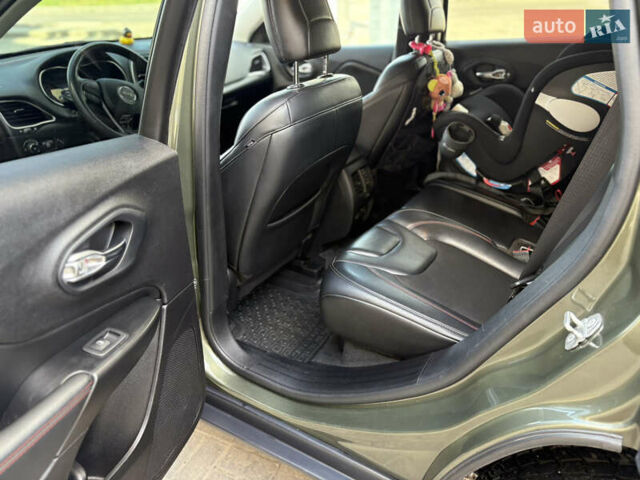 Зелений Джип Cherokee, об'ємом двигуна 3.24 л та пробігом 74 тис. км за 17700 $, фото 15 на Automoto.ua