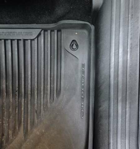 Джип Чероки 2021 в Полтаве на Automoto.ua Зеленый Джип Чероки, объемом двигателя 3.24 л и пробегом 91 тыс. км за 22000 $, фото 20 на Automoto.ua