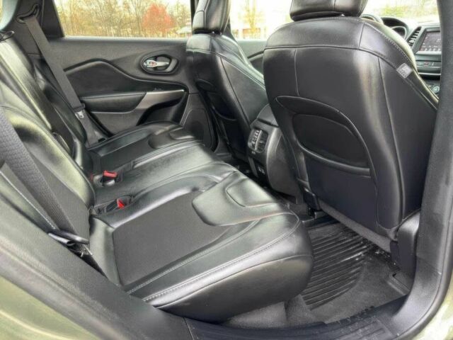 Зеленый Джип Чероки, объемом двигателя 2.4 л и пробегом 29 тыс. км за 4100 $, фото 13 на Automoto.ua