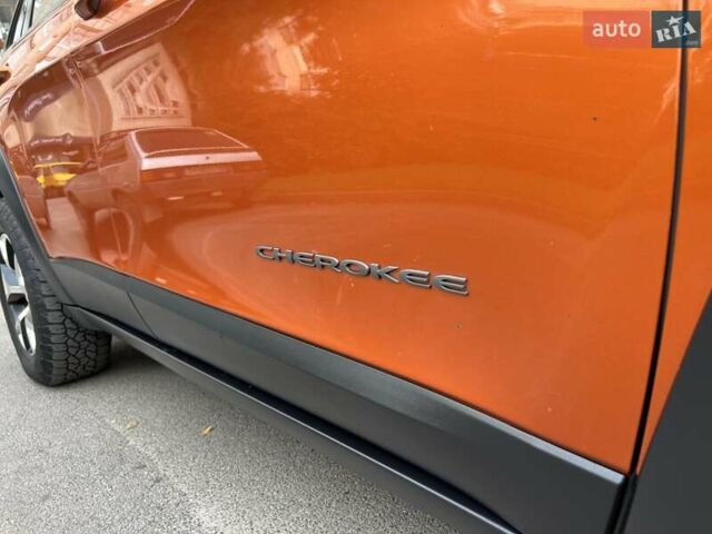 Оранжевый Джип Чероки, объемом двигателя 2.36 л и пробегом 232 тыс. км за 11999 $, фото 5 на Automoto.ua