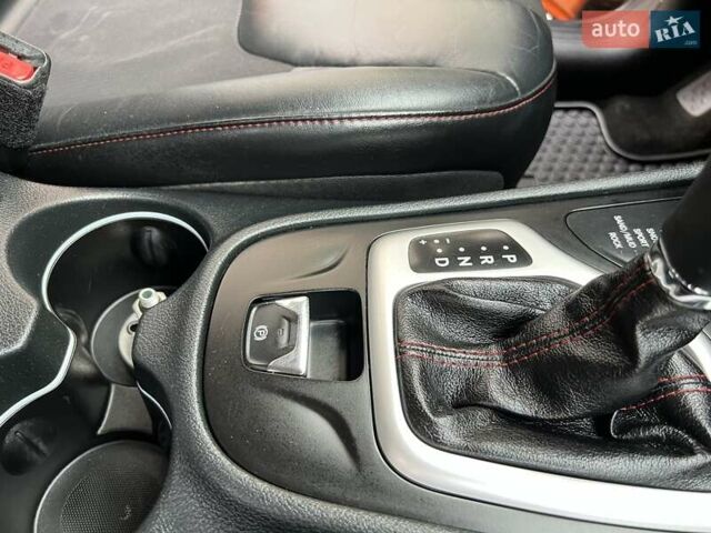 Оранжевый Джип Чероки, объемом двигателя 2.36 л и пробегом 232 тыс. км за 11999 $, фото 33 на Automoto.ua