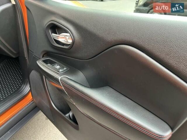 Оранжевый Джип Чероки, объемом двигателя 2.36 л и пробегом 232 тыс. км за 11999 $, фото 31 на Automoto.ua