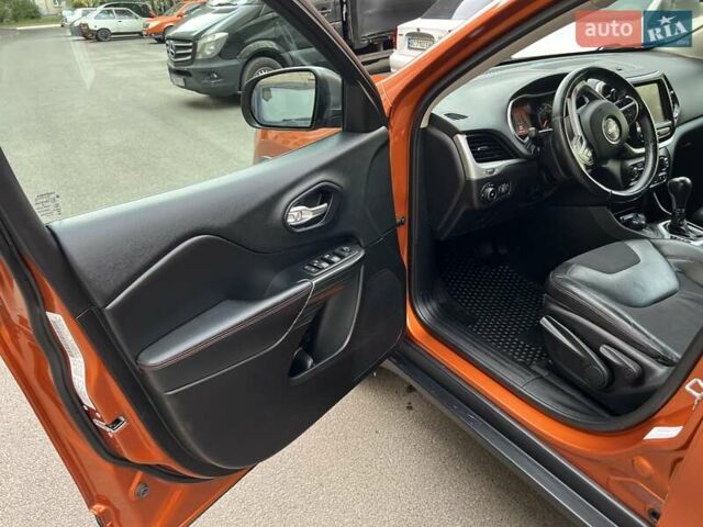 Оранжевый Джип Чероки, объемом двигателя 2.36 л и пробегом 232 тыс. км за 11999 $, фото 19 на Automoto.ua