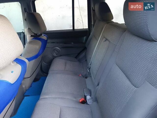 Синий Джип Коммандер, объемом двигателя 3.7 л и пробегом 285 тыс. км за 9600 $, фото 5 на Automoto.ua