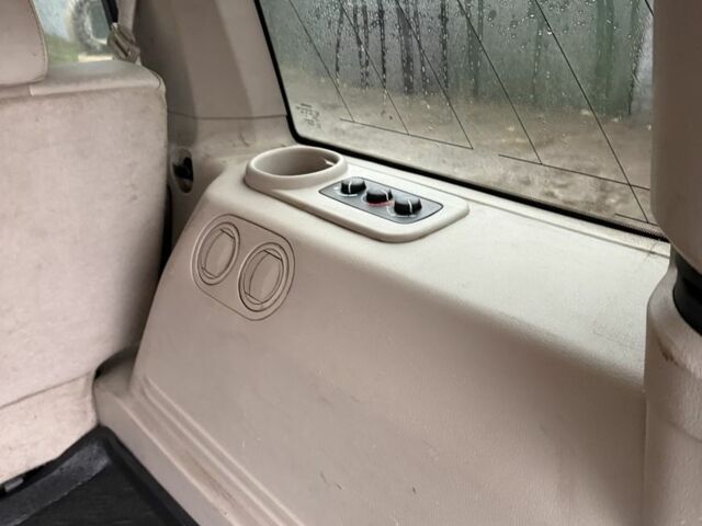 Зеленый Джип Коммандер, объемом двигателя 3 л и пробегом 230 тыс. км за 5500 $, фото 16 на Automoto.ua