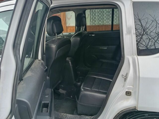 Білий Джип Compass, об'ємом двигуна 2.1 л та пробігом 170 тис. км за 9800 $, фото 3 на Automoto.ua