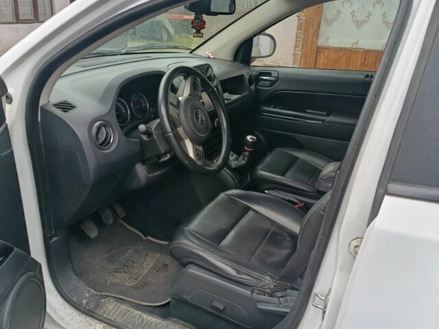 Білий Джип Compass, об'ємом двигуна 2.1 л та пробігом 170 тис. км за 9800 $, фото 1 на Automoto.ua