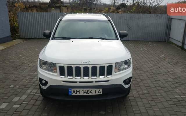 Белый Джип Компас, объемом двигателя 2.14 л и пробегом 320 тыс. км за 7600 $, фото 2 на Automoto.ua
