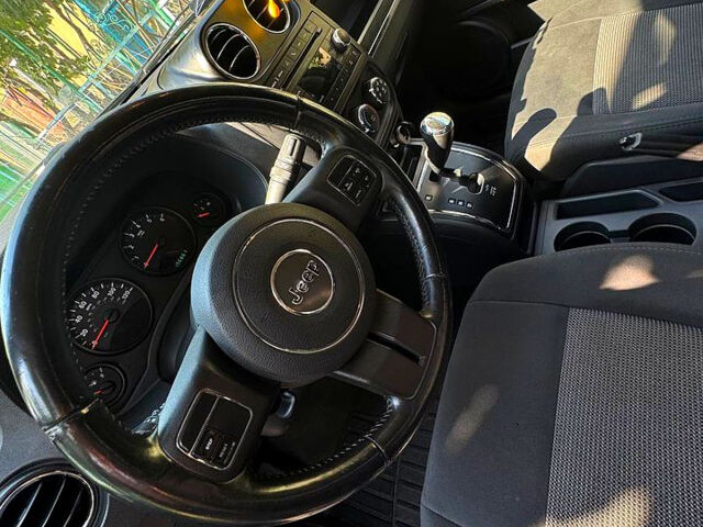 Белый Джип Компас, объемом двигателя 2.4 л и пробегом 316 тыс. км за 8700 $, фото 7 на Automoto.ua