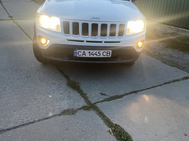 Білий Джип Compass, об'ємом двигуна 2.4 л та пробігом 218 тис. км за 9800 $, фото 7 на Automoto.ua