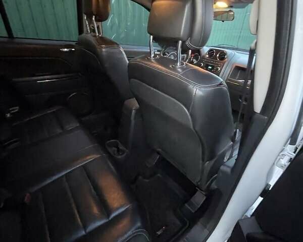 Белый Джип Компас, объемом двигателя 2.4 л и пробегом 218 тыс. км за 9800 $, фото 11 на Automoto.ua