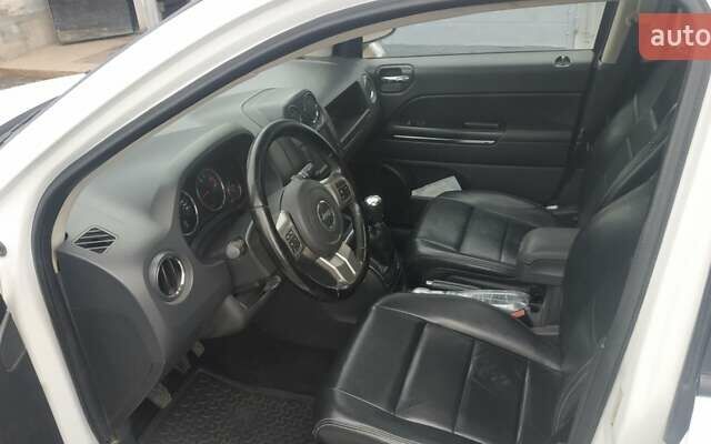 Белый Джип Компас, объемом двигателя 2.14 л и пробегом 320 тыс. км за 7600 $, фото 7 на Automoto.ua