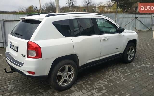 Белый Джип Компас, объемом двигателя 2.14 л и пробегом 320 тыс. км за 7600 $, фото 3 на Automoto.ua