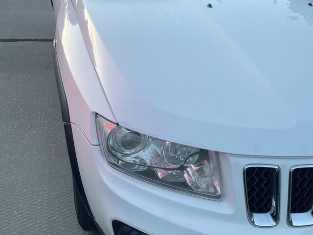 Белый Джип Компас, объемом двигателя 2.4 л и пробегом 218 тыс. км за 9500 $, фото 5 на Automoto.ua