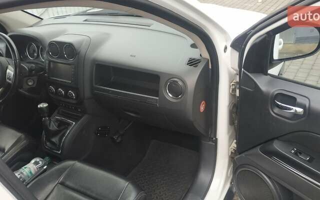 Белый Джип Компас, объемом двигателя 2.14 л и пробегом 320 тыс. км за 7600 $, фото 14 на Automoto.ua