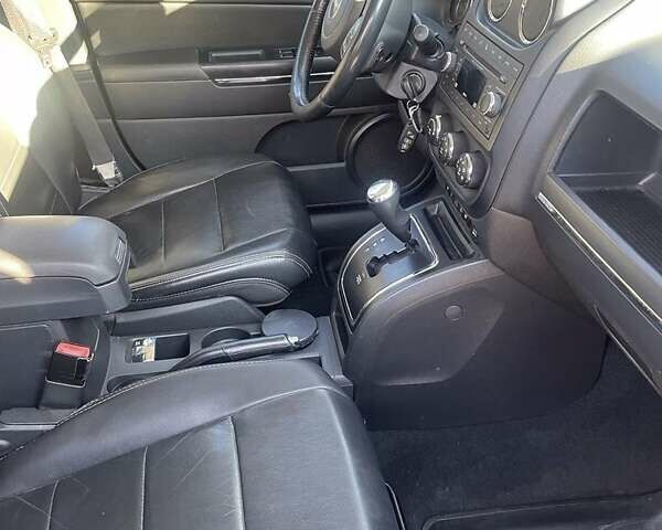 Белый Джип Компас, объемом двигателя 2.4 л и пробегом 218 тыс. км за 9800 $, фото 16 на Automoto.ua