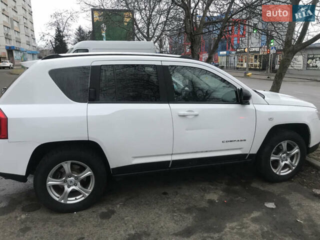 Белый Джип Компас, объемом двигателя 2.14 л и пробегом 300 тыс. км за 7500 $, фото 9 на Automoto.ua