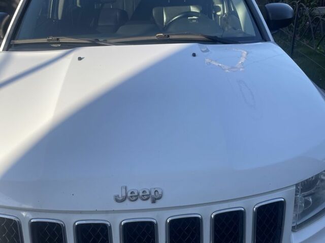 Белый Джип Компас, объемом двигателя 2.4 л и пробегом 218 тыс. км за 9500 $, фото 2 на Automoto.ua