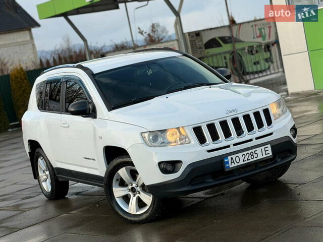 Білий Джип Compass, об'ємом двигуна 2.14 л та пробігом 248 тис. км за 10700 $, фото 3 на Automoto.ua