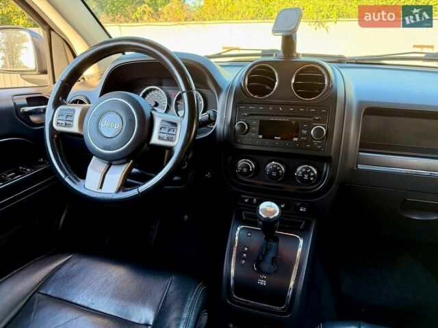 Білий Джип Compass, об'ємом двигуна 2.36 л та пробігом 227 тис. км за 8990 $, фото 15 на Automoto.ua