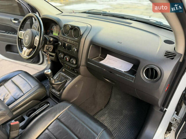 Білий Джип Compass, об'ємом двигуна 2.14 л та пробігом 248 тис. км за 10700 $, фото 11 на Automoto.ua