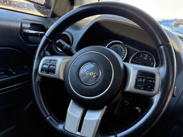 Білий Джип Compass, об'ємом двигуна 2.2 л та пробігом 180 тис. км за 3463 $, фото 7 на Automoto.ua