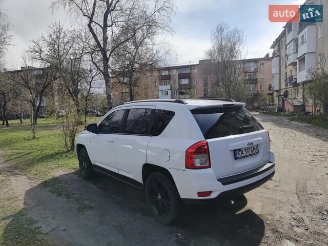 Белый Джип Компас, объемом двигателя 2.4 л и пробегом 210 тыс. км за 8723 $, фото 2 на Automoto.ua