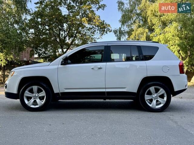 Белый Джип Компас, объемом двигателя 2.36 л и пробегом 233 тыс. км за 7800 $, фото 5 на Automoto.ua