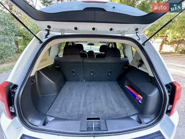 Белый Джип Компас, объемом двигателя 2.36 л и пробегом 233 тыс. км за 7800 $, фото 49 на Automoto.ua