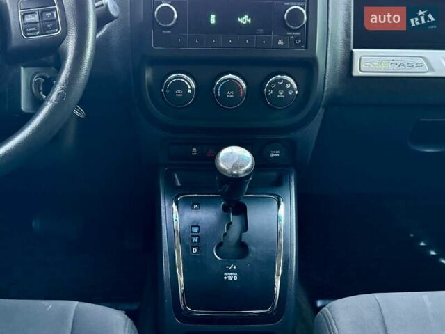 Белый Джип Компас, объемом двигателя 2.36 л и пробегом 233 тыс. км за 7800 $, фото 46 на Automoto.ua