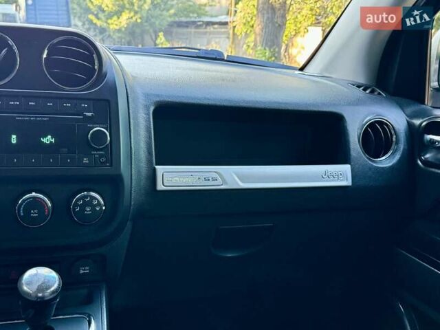 Белый Джип Компас, объемом двигателя 2.36 л и пробегом 233 тыс. км за 7800 $, фото 47 на Automoto.ua