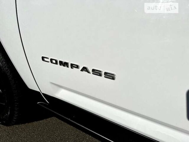 Білий Джип Compass, об'ємом двигуна 2.4 л та пробігом 172 тис. км за 9500 $, фото 27 на Automoto.ua