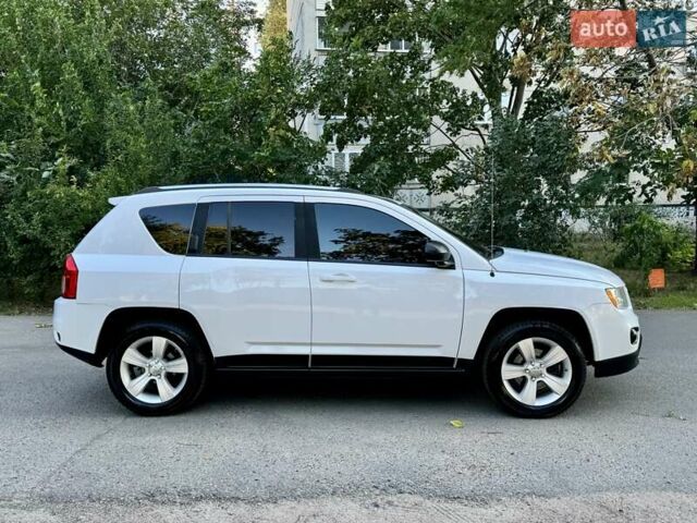 Белый Джип Компас, объемом двигателя 2.36 л и пробегом 233 тыс. км за 7800 $, фото 57 на Automoto.ua