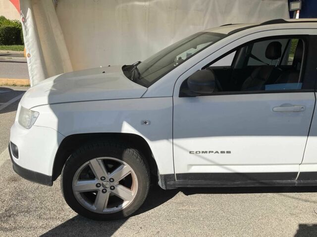 Білий Джип Compass, об'ємом двигуна 2.2 л та пробігом 235 тис. км за 4490 $, фото 4 на Automoto.ua