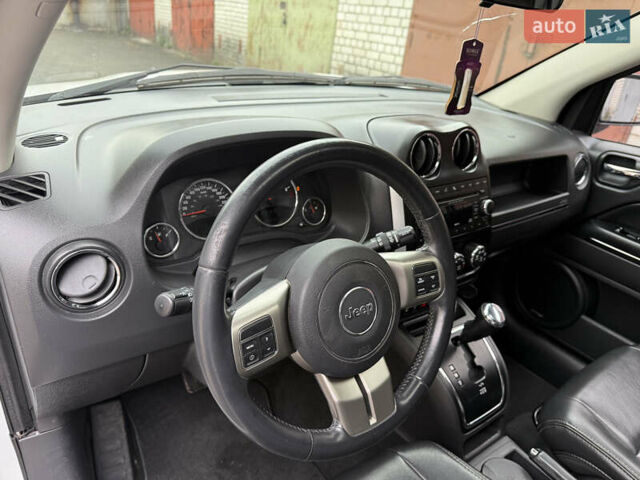 Белый Джип Компас, объемом двигателя 2.36 л и пробегом 234 тыс. км за 7800 $, фото 16 на Automoto.ua