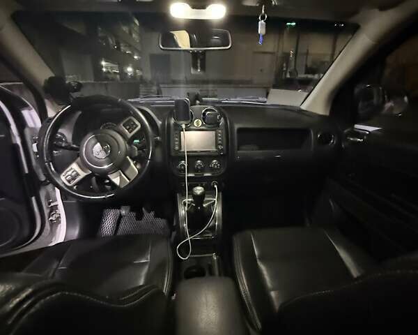 Белый Джип Компас, объемом двигателя 2.14 л и пробегом 222 тыс. км за 10600 $, фото 15 на Automoto.ua