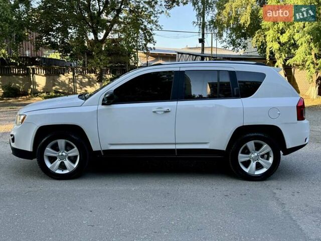 Белый Джип Компас, объемом двигателя 2.36 л и пробегом 233 тыс. км за 7800 $, фото 2 на Automoto.ua
